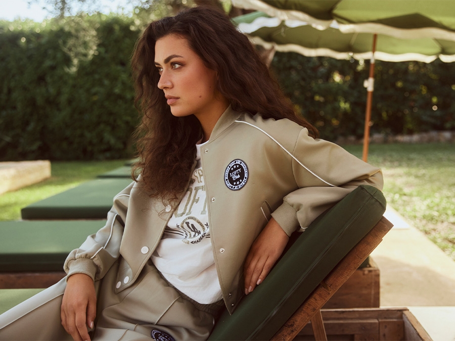 Ook het bekijken waard Lofty manner!