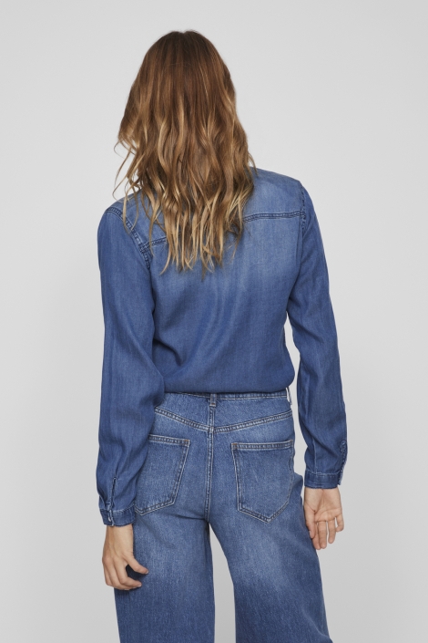 Vila blauwe dames blouse | Model achteraanzicht