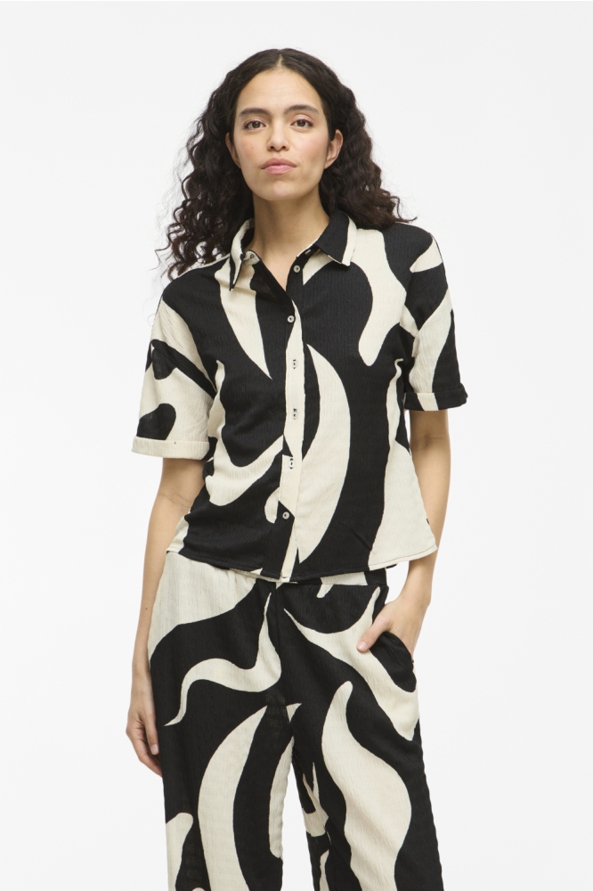 Vila zwarte dames blouse | Model vooraanzicht