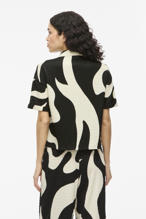 Vila zwarte dames blouse | Model achteraanzicht