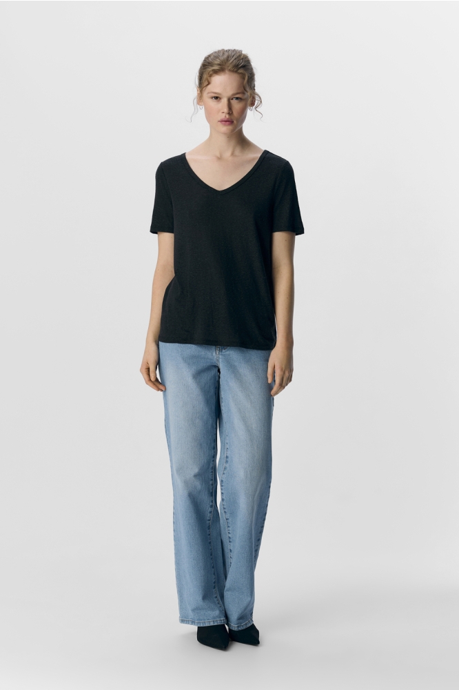 Object zwarte dames t-shirt | Model vooraanzicht