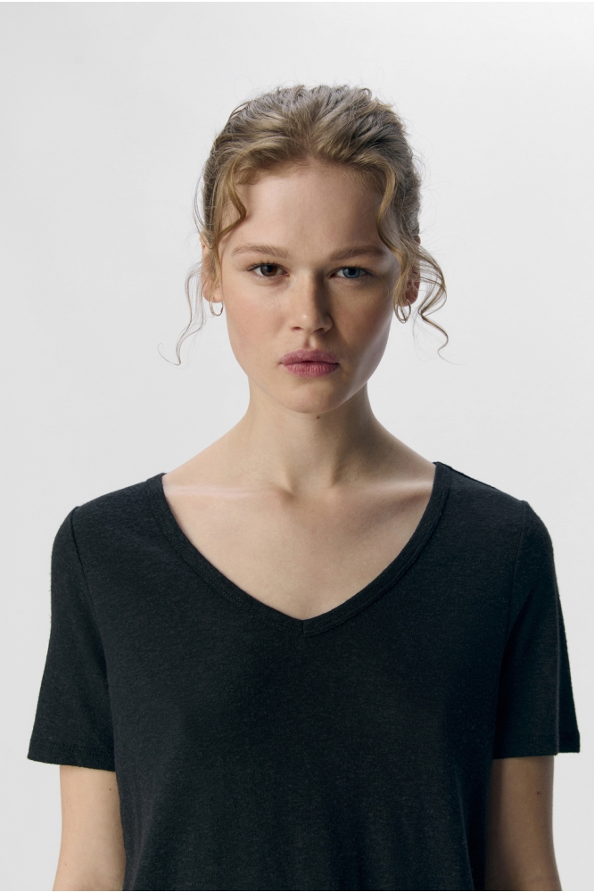 Object zwarte dames t-shirt | Close up