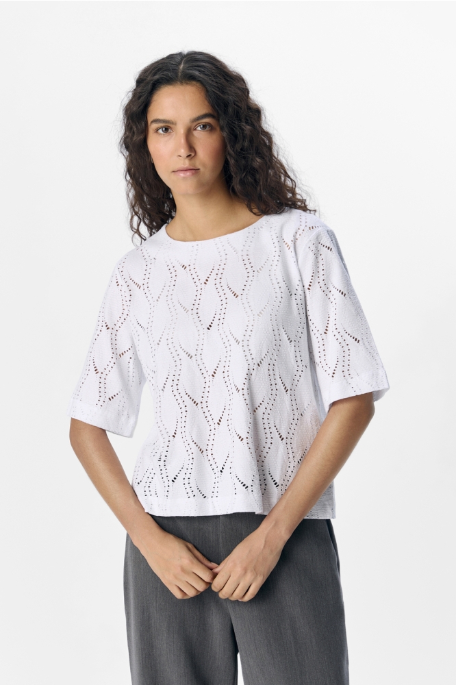 Object witte dames t-shirt | Model vooraanzicht