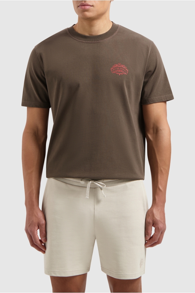 Pure Path bruine heren t-shirt | Model vooraanzicht