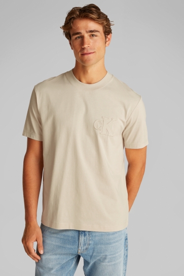 Calvin Klein T-shirt CK APPLIQUE TEE J30J327494 OATMEAL