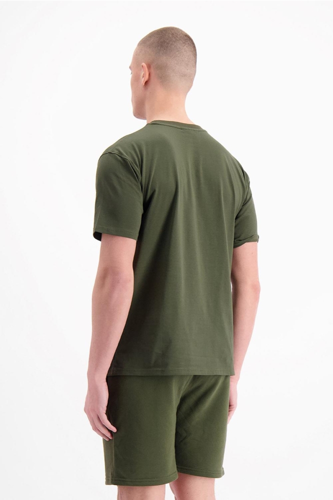 Black Bananas groene heren t-shirt | Model zijaanzicht