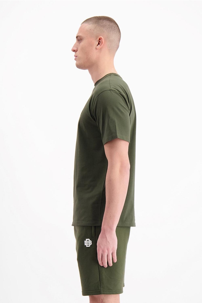 Black Bananas groene heren t-shirt | Model zijaanzicht