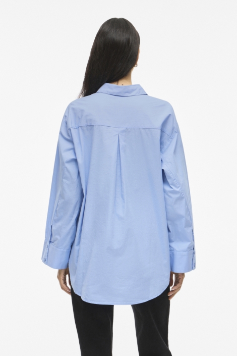 Vila blauwe dames blouse | Model achteraanzicht