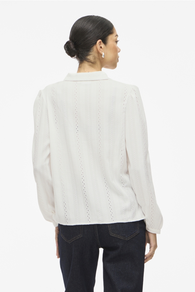 Vila witte dames blouse | Model achteraanzicht