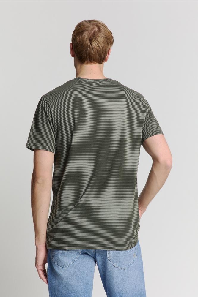 NO-EXCESS groene heren t-shirt | Model achteraanzicht