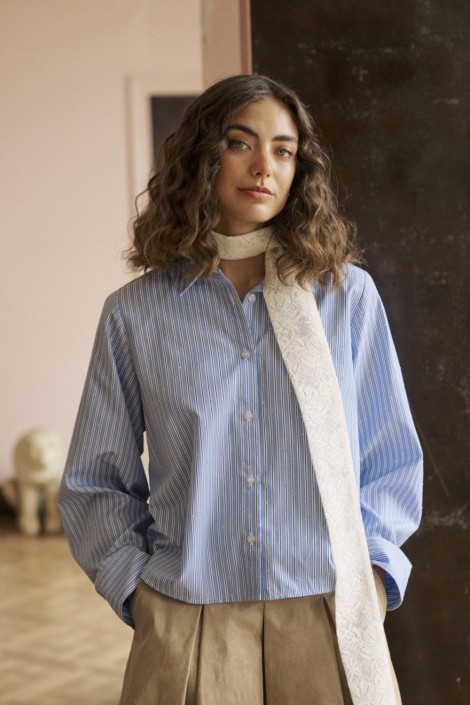 Culture blauwe dames blouse | Sfeerbeeld, In situatie