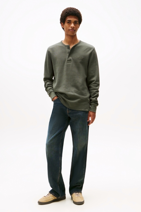 Tommy Jeans groene heren t-shirt | Model