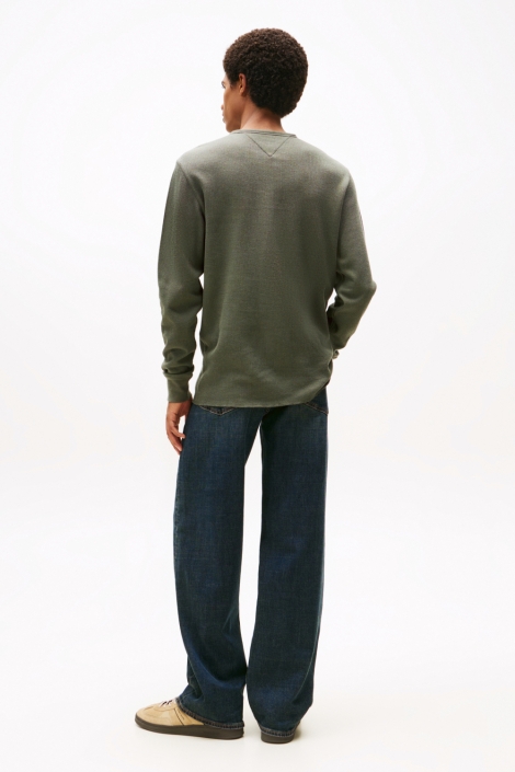 Tommy Jeans groene heren t-shirt | Model