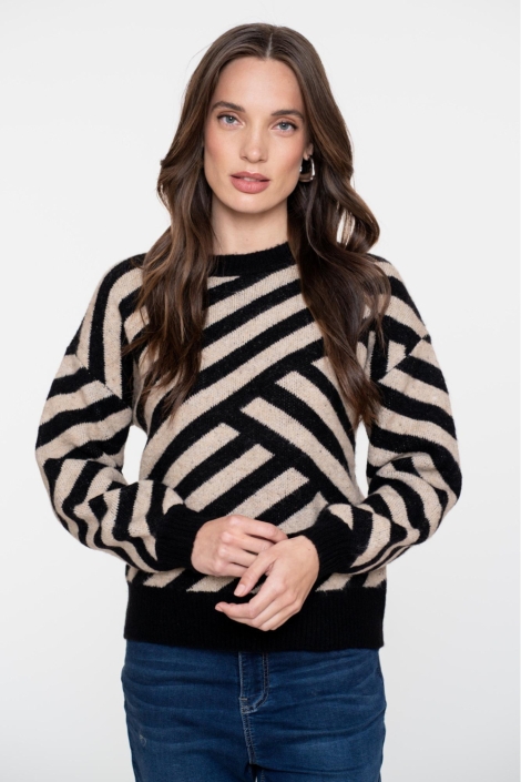 Geisha beige dames trui | Model vooraanzicht