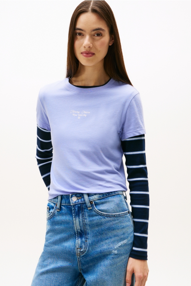 Tommy Jeans blauwe dames t-shirt | Model vooraanzicht