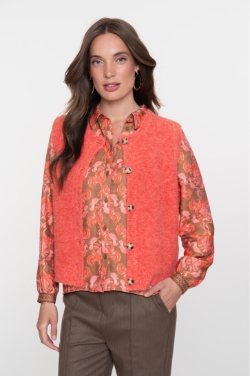 Geisha BOUCLE GILET MET OPVALLENDE KNOPEN 54537 14 SALMON