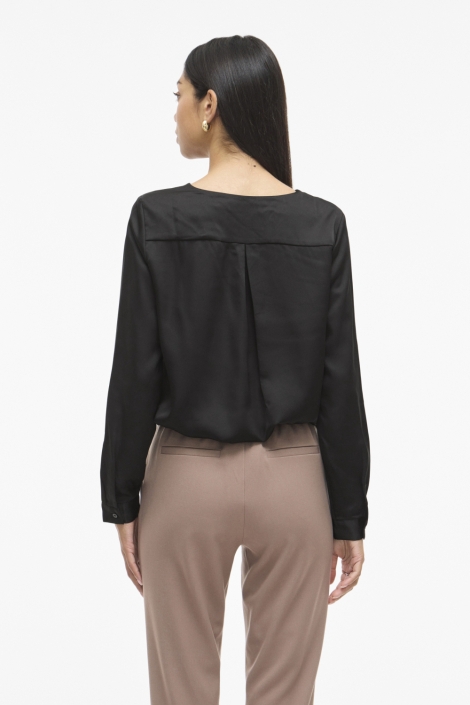 Vila zwarte dames blouse | Model achteraanzicht