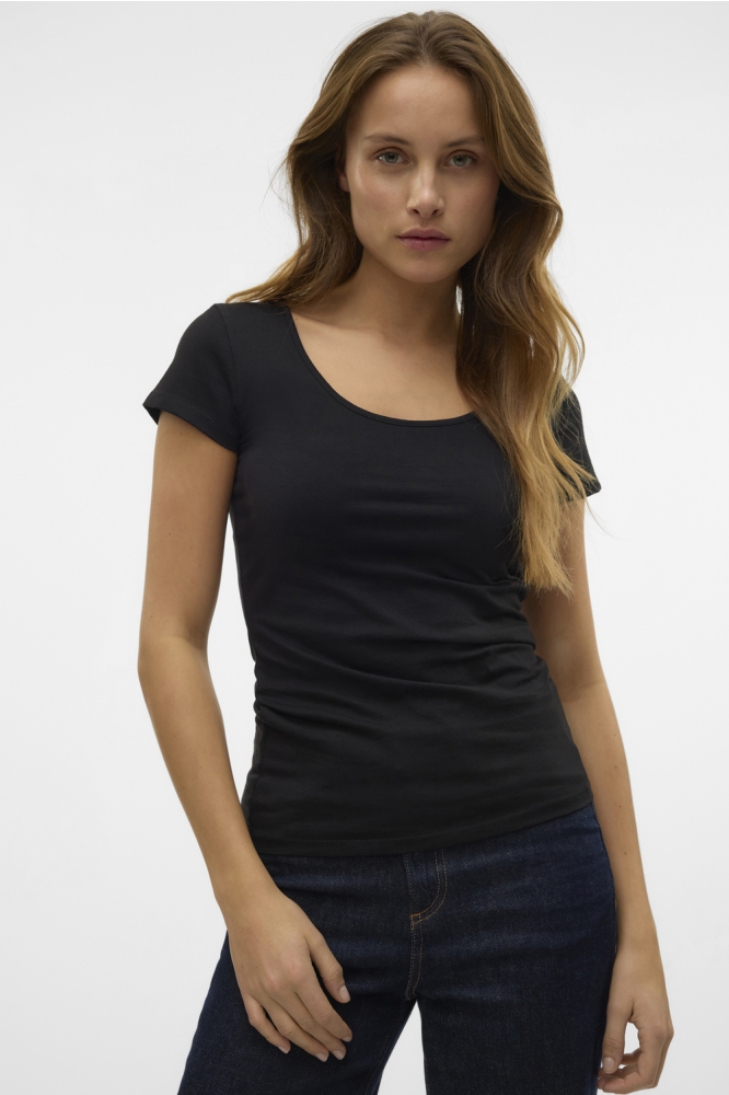 Vero Moda zwarte dames t-shirt | Model vooraanzicht