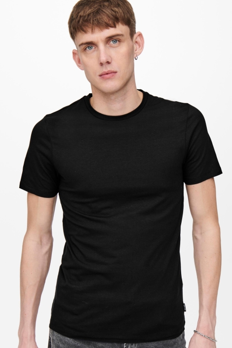 Only & Sons zwarte heren t-shirt | Model vooraanzicht