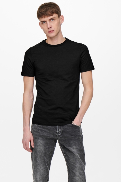 Only & Sons zwarte heren t-shirt | Model vooraanzicht