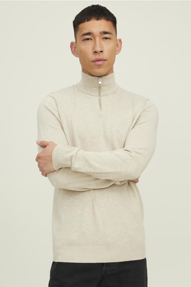 Jack & Jones beige heren trui | Model vooraanzicht