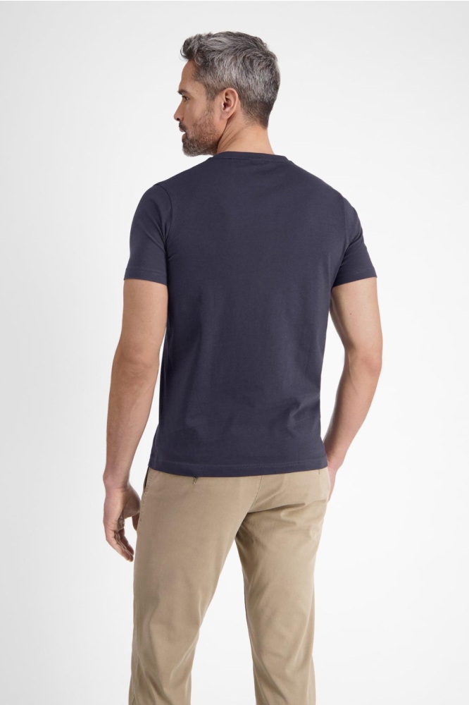 Lerros blauwe heren t-shirt | Model vooraanzicht