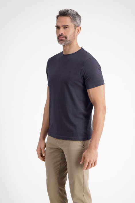 Lerros blauwe heren t-shirt | Model zijaanzicht
