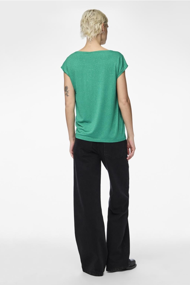 Pieces groene dames t-shirt | Model achteraanzicht