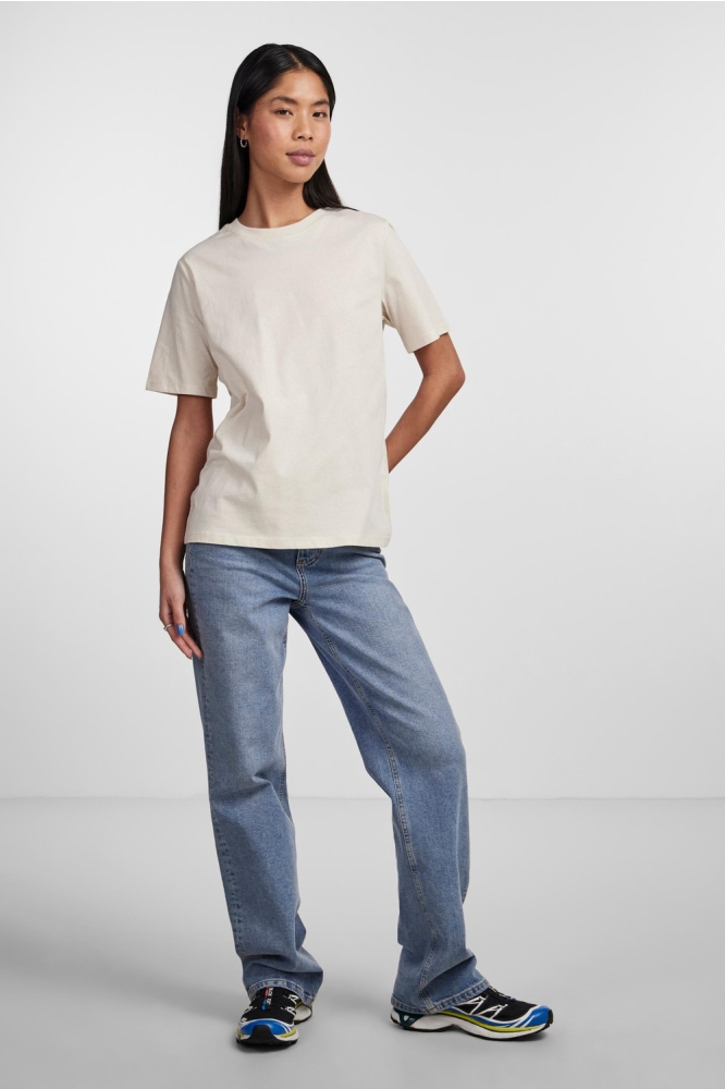 Pieces ecru dames t-shirt | Model