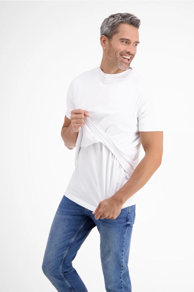 Lerros witte heren t-shirt | Model vooraanzicht