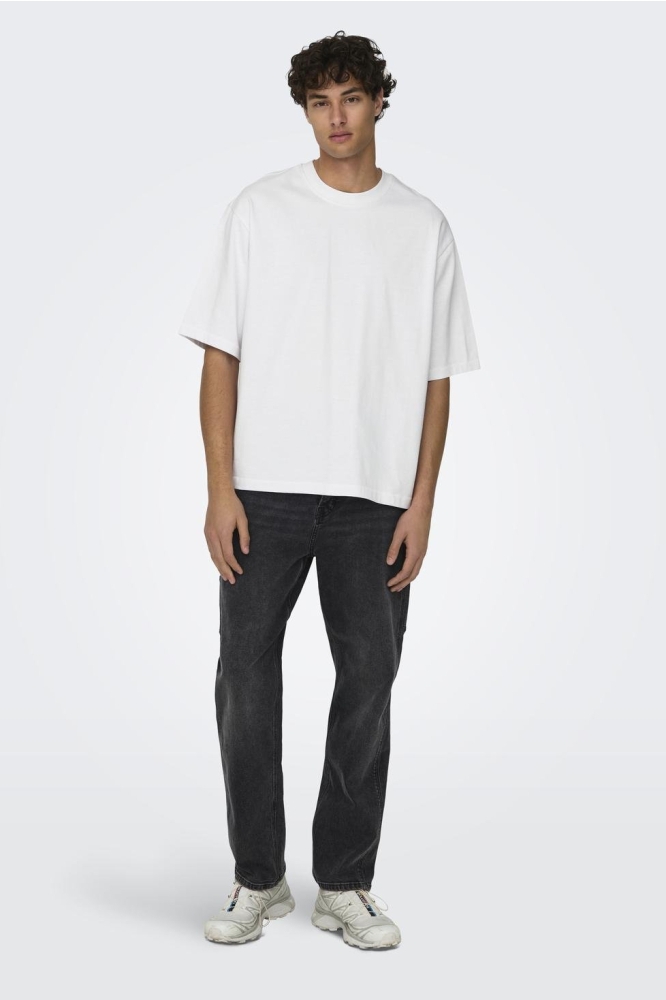 Only & Sons witte heren t-shirt | Model vooraanzicht