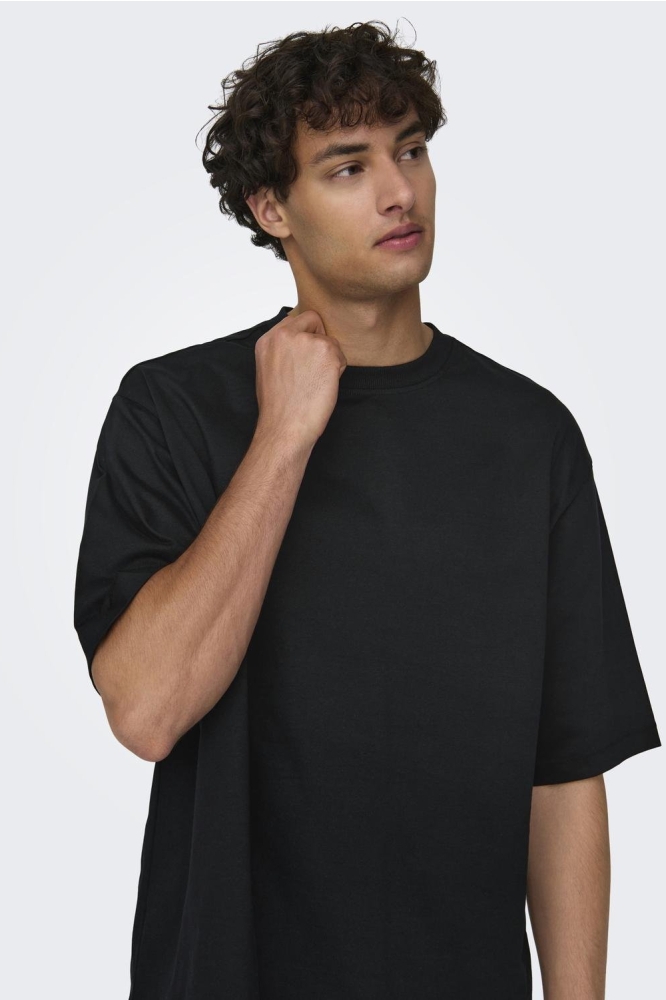 Only & Sons zwarte heren t-shirt | Model