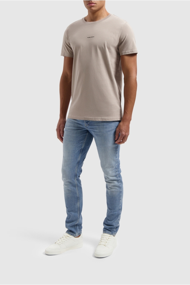 Pure Path taupe heren t-shirt | Model