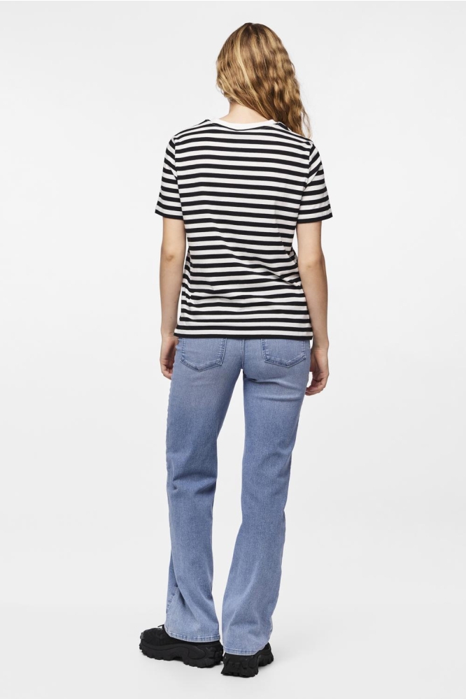Pieces zwarte dames t-shirt | Model achteraanzicht