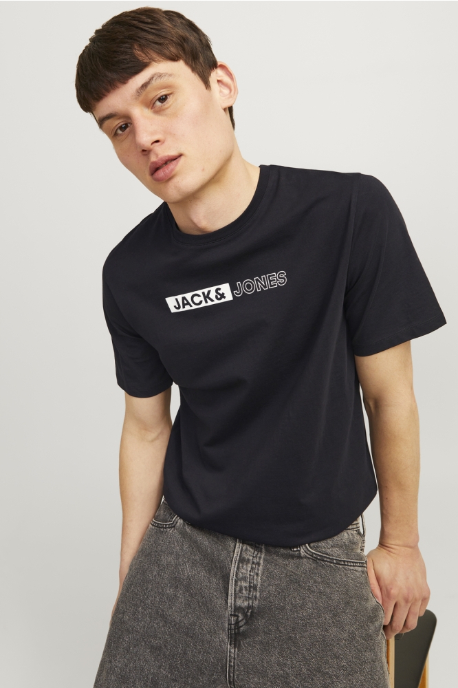 Jack & Jones zwarte heren t-shirt | Model vooraanzicht
