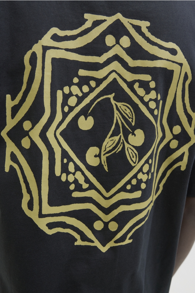 JORPAROS EASTER SKETCH TEE SS CREW 12273171 Black/BANDANA