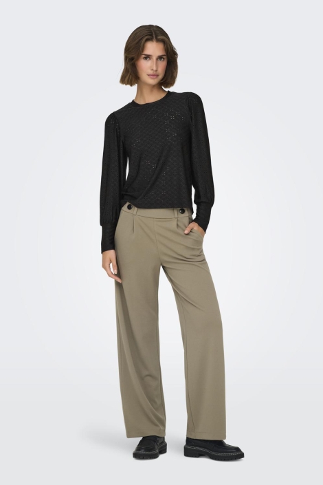 Jacqueline de Yong zwarte dames blouse | Model