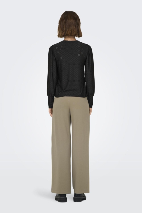 Jacqueline de Yong zwarte dames blouse | Model achteraanzicht