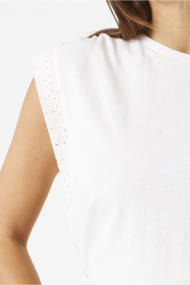 Garcia ecru dames t-shirt | Close up