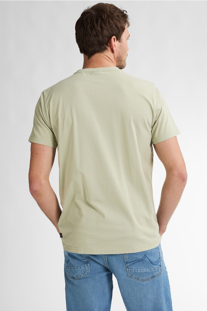 Petrol Industries groene heren t-shirt | Model achteraanzicht