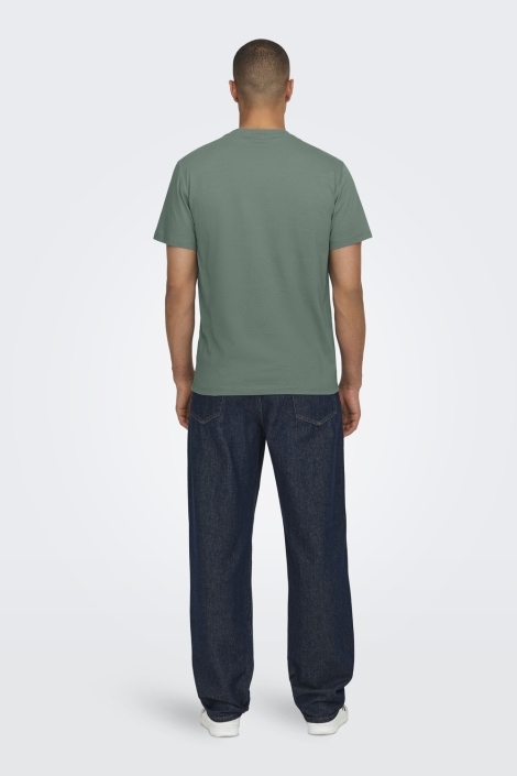 Only & Sons groene heren t-shirt | Model achteraanzicht