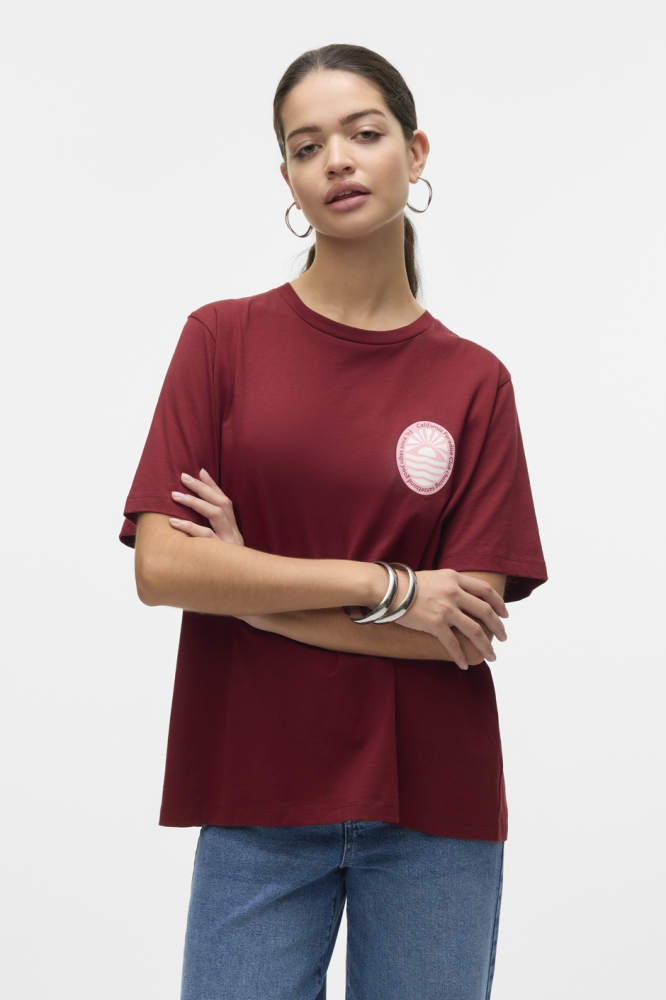 Vero Moda bordeaux dames t-shirt | Model vooraanzicht