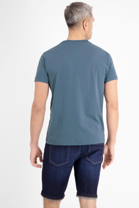 Lerros blauwe heren t-shirt | Model achteraanzicht
