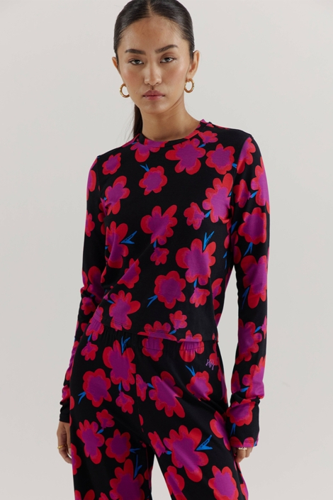 Harper & Yve zwarte dames t-shirt | Model vooraanzicht