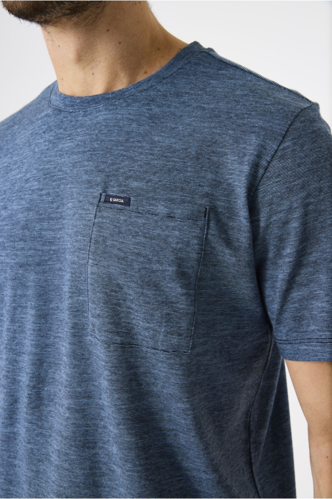 Garcia blauwe heren t-shirt | Close up
