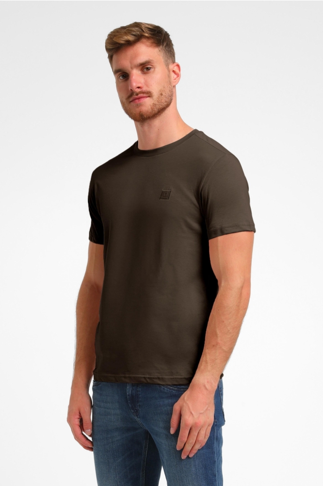 Gabbiano bruine heren t-shirt | Model vooraanzicht