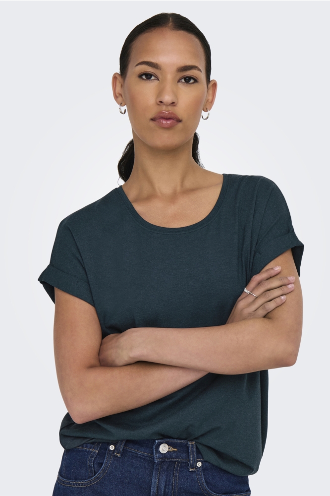 Only blauwe dames t-shirt | Model vooraanzicht