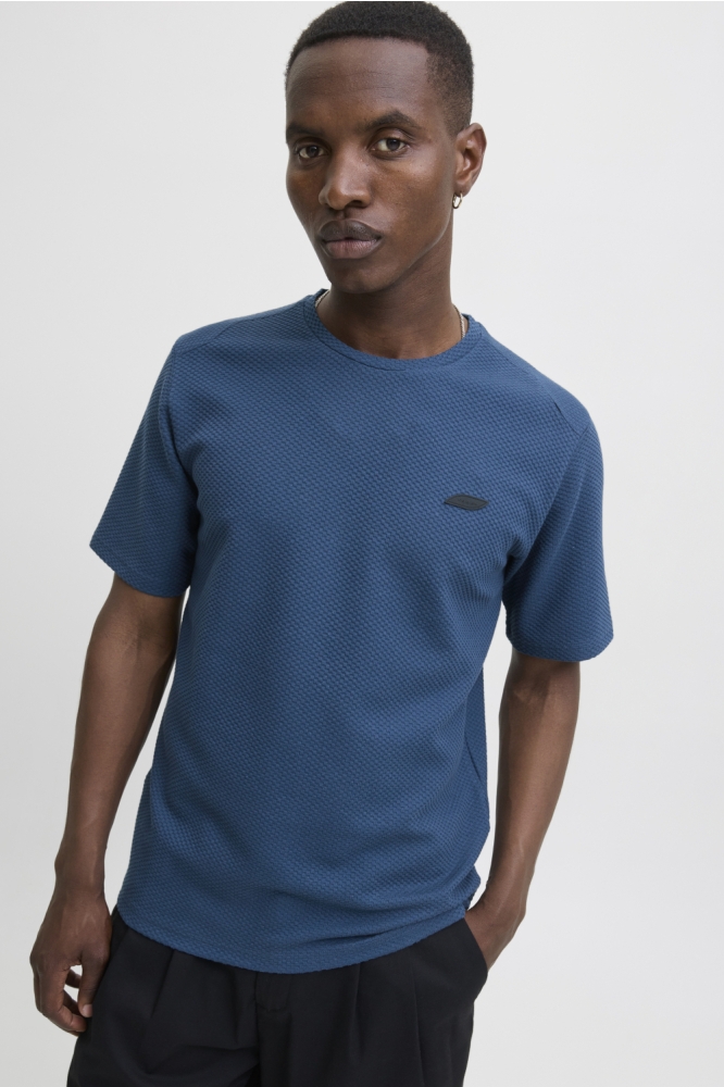 Jack & Jones blauwe heren t-shirt | Model vooraanzicht