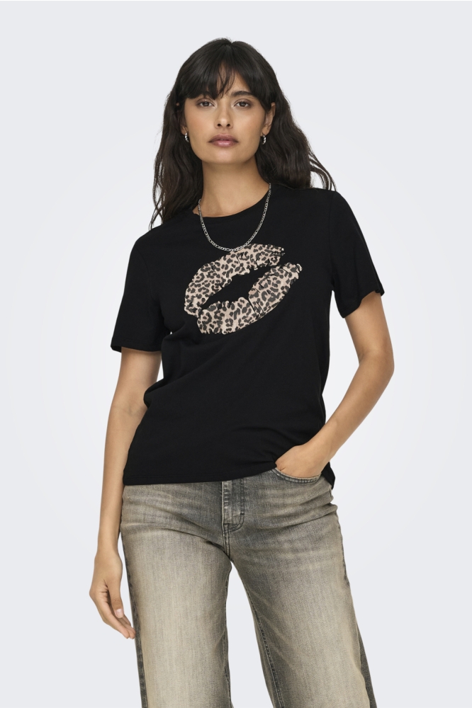 Only zwarte dames t-shirt | Model vooraanzicht