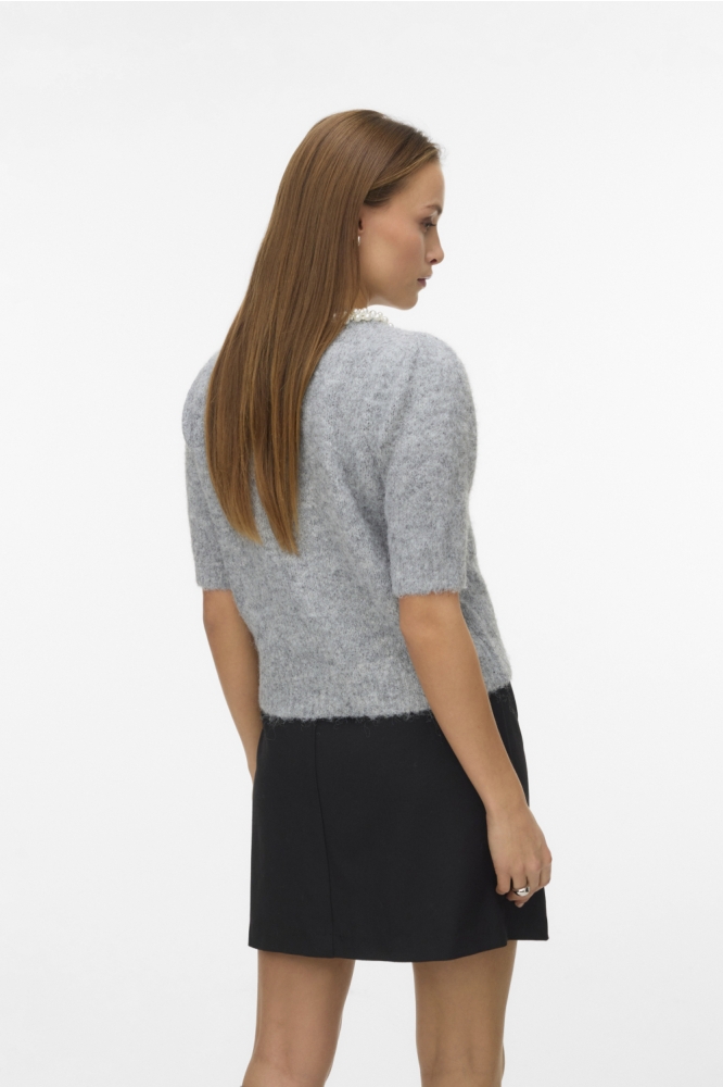 Vero Moda grijze dames vest | Model achteraanzicht